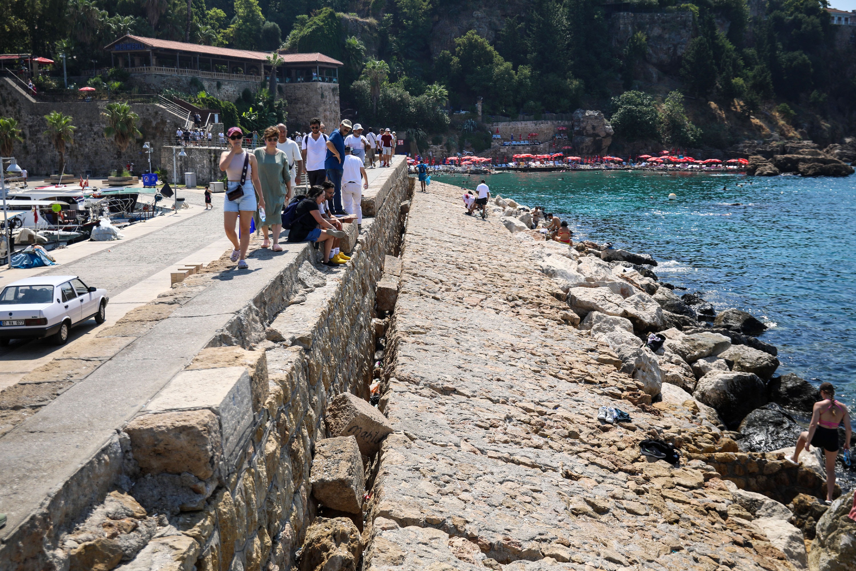 Antalya Kaleiçi Yat Limanı Yıkılma Tehlikesiyle Karşı Karşıya