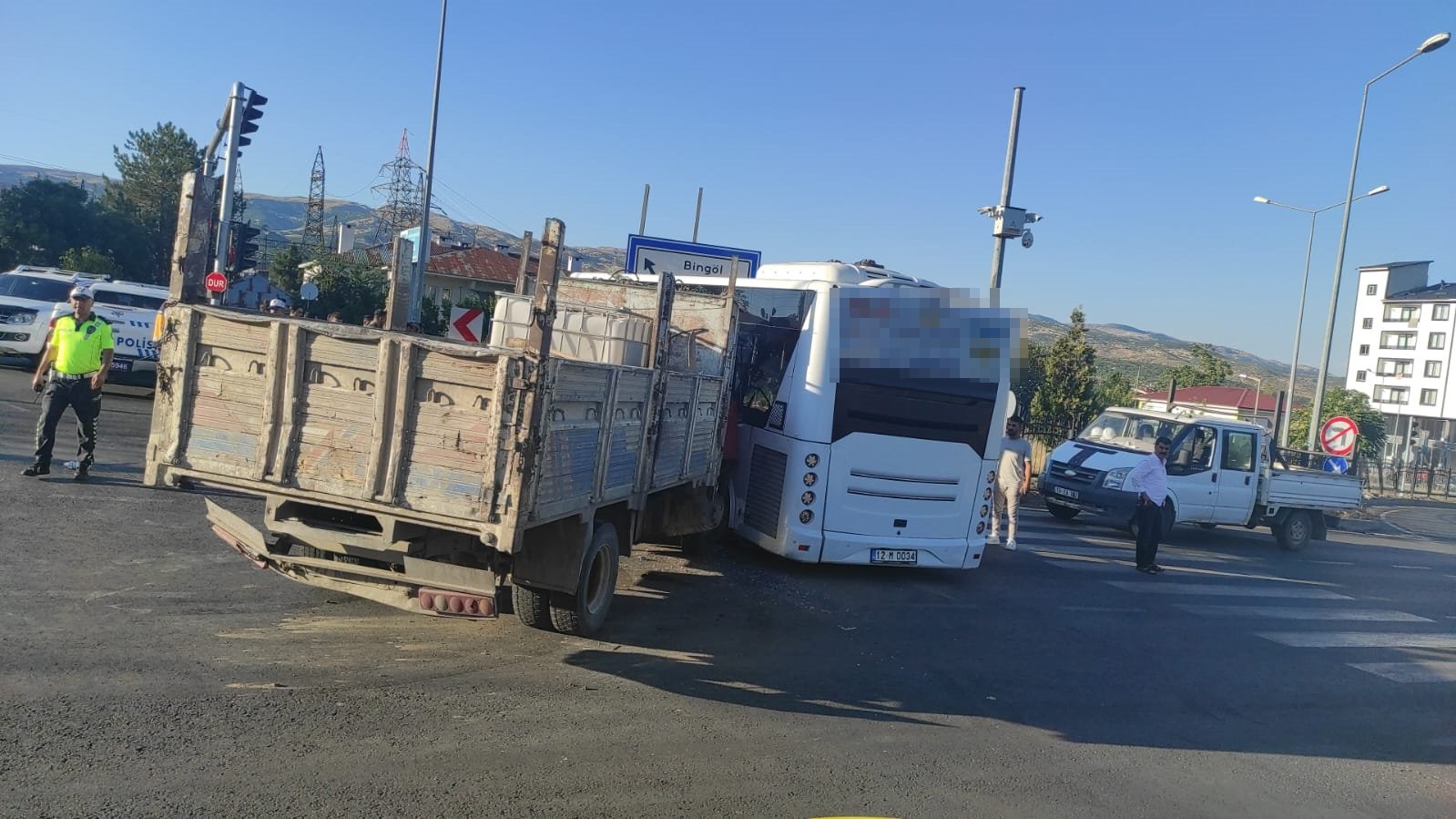 Bingöl-Elazığ Karayolu'nda Kaza: 6 Yaralı