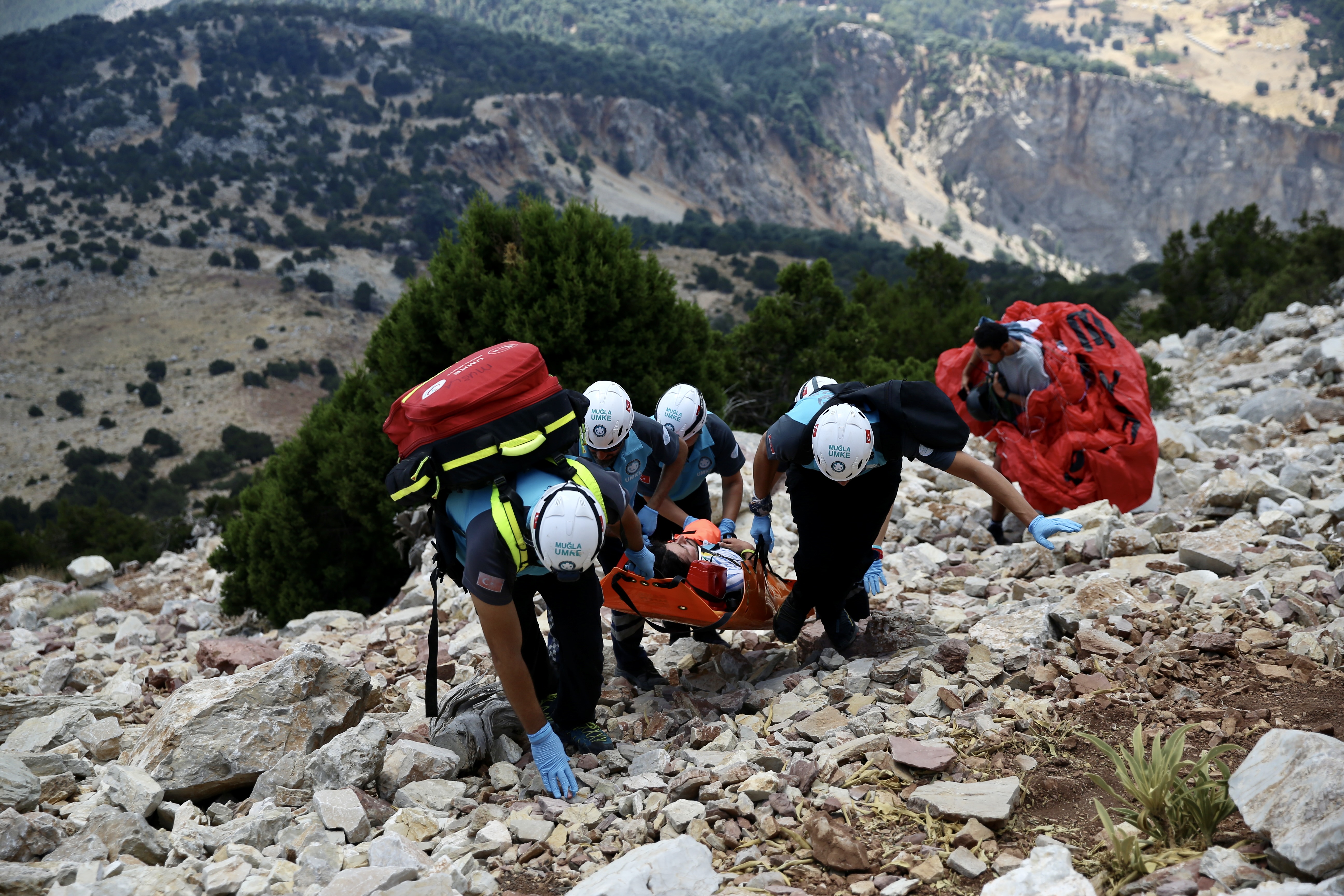 Fethiye'de Yamaç Paraşütü Tatbikatı