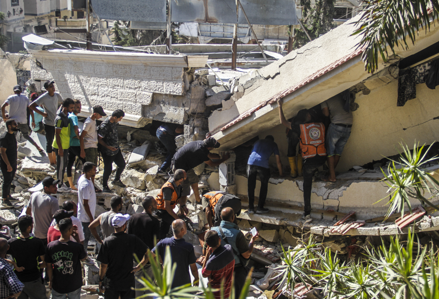 İsrail'in Gazze Şeridi'ne Yönelik Saldırıları: 30 Filistinli Hayatını Kaybetti