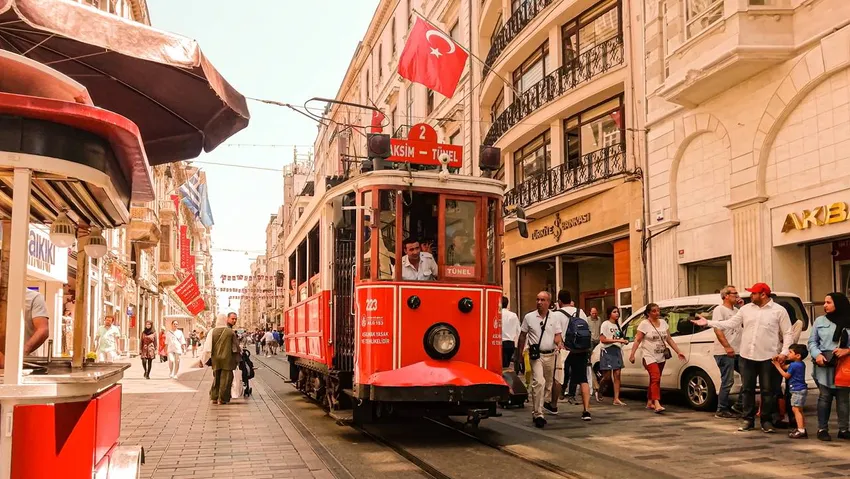 İstanbul'a Gelen Turist Sayısı Artıyor