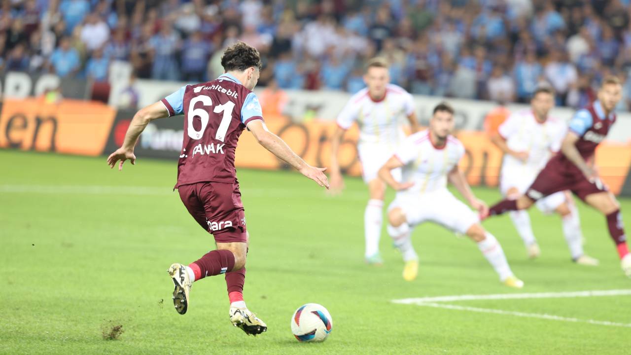 Trabzonspor, Sivasspor ile Açılış Maçında Karşılaşıyor