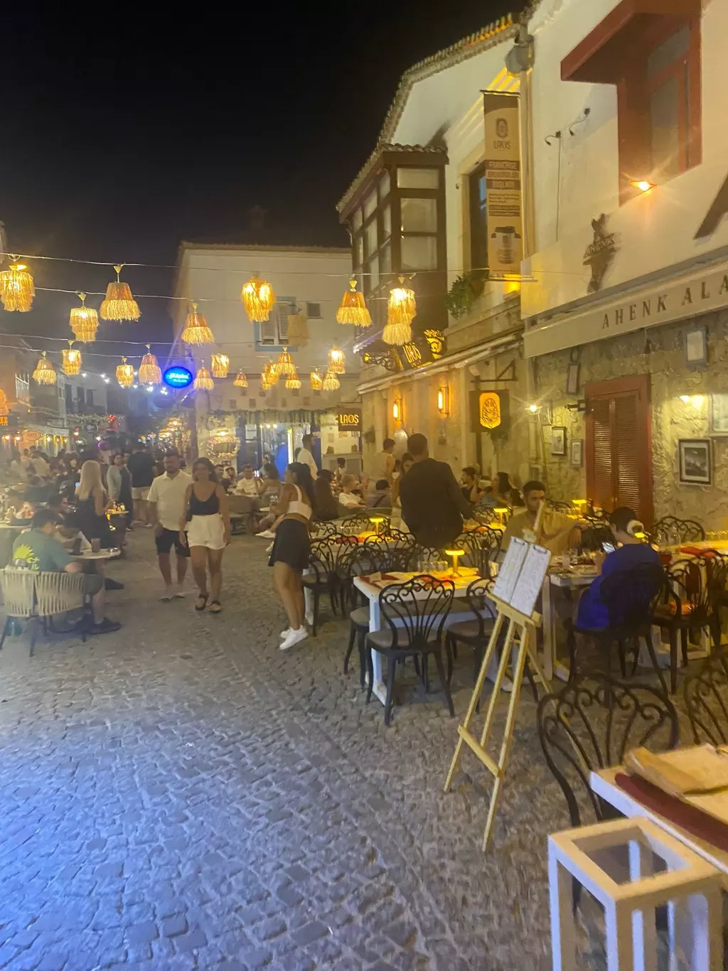 Yerli Turistlerin Çeşme'den Uzaklaşma Nedenleri ve Alternatifler