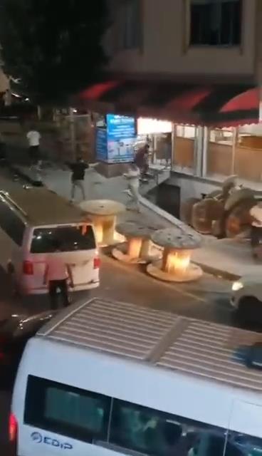 Arnavutköy'de Silahlı Kavga: 3 Yaralı