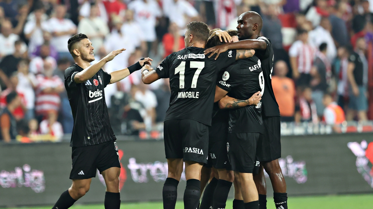 Beşiktaş, UEFA Avrupa Ligi Play-off Turu'na Hazırlanıyor