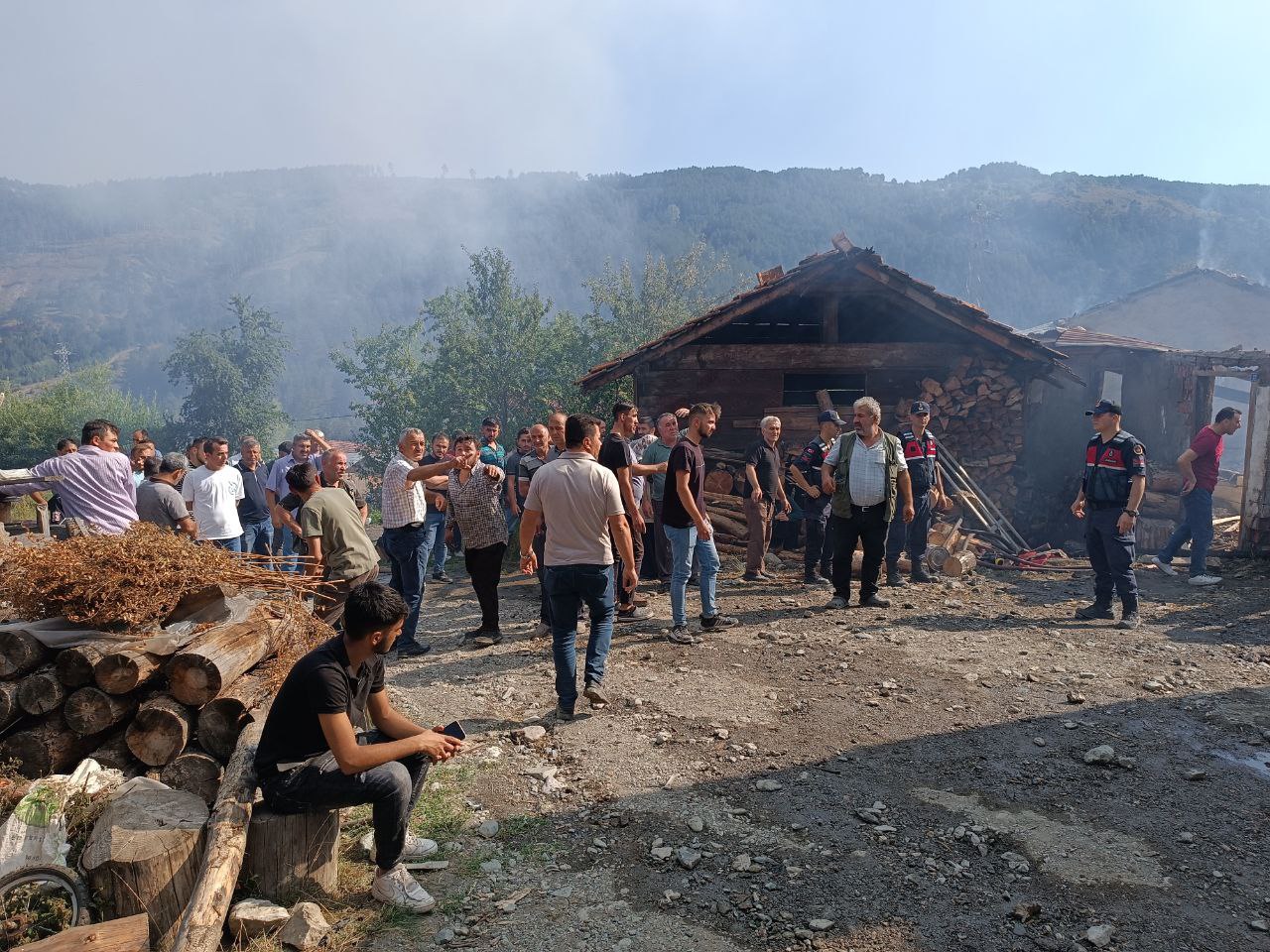 Kastamonu Tosya'da Yangın Faciası: 16 Yaşındaki Genç Hayatını Kaybetti