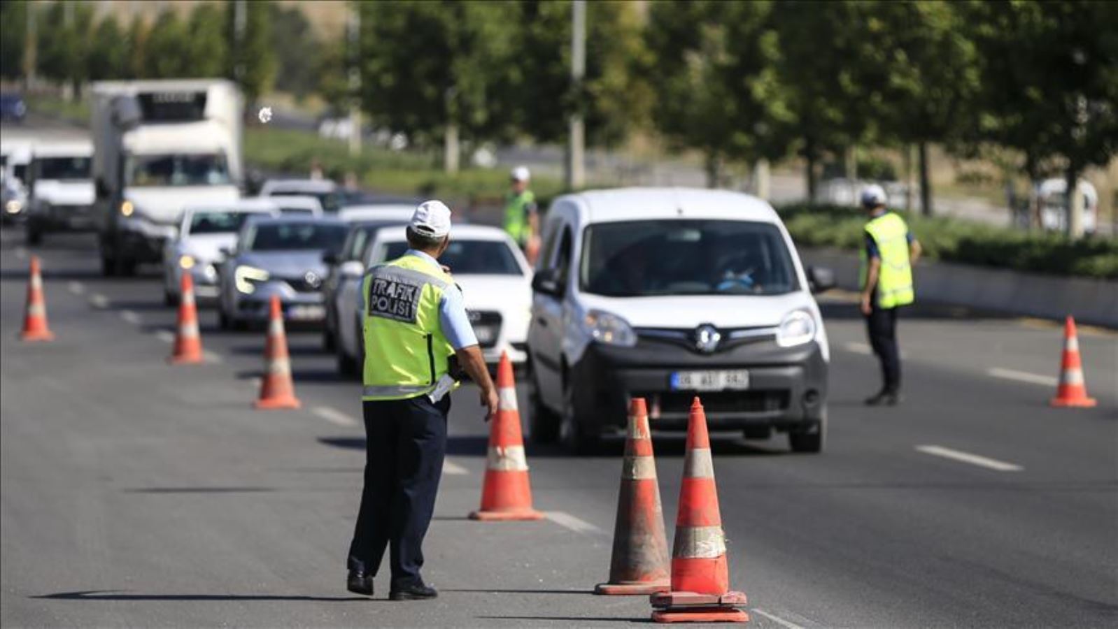 Ankara emniyeti, araç trafiğine kapatılacak yolları açıkladı