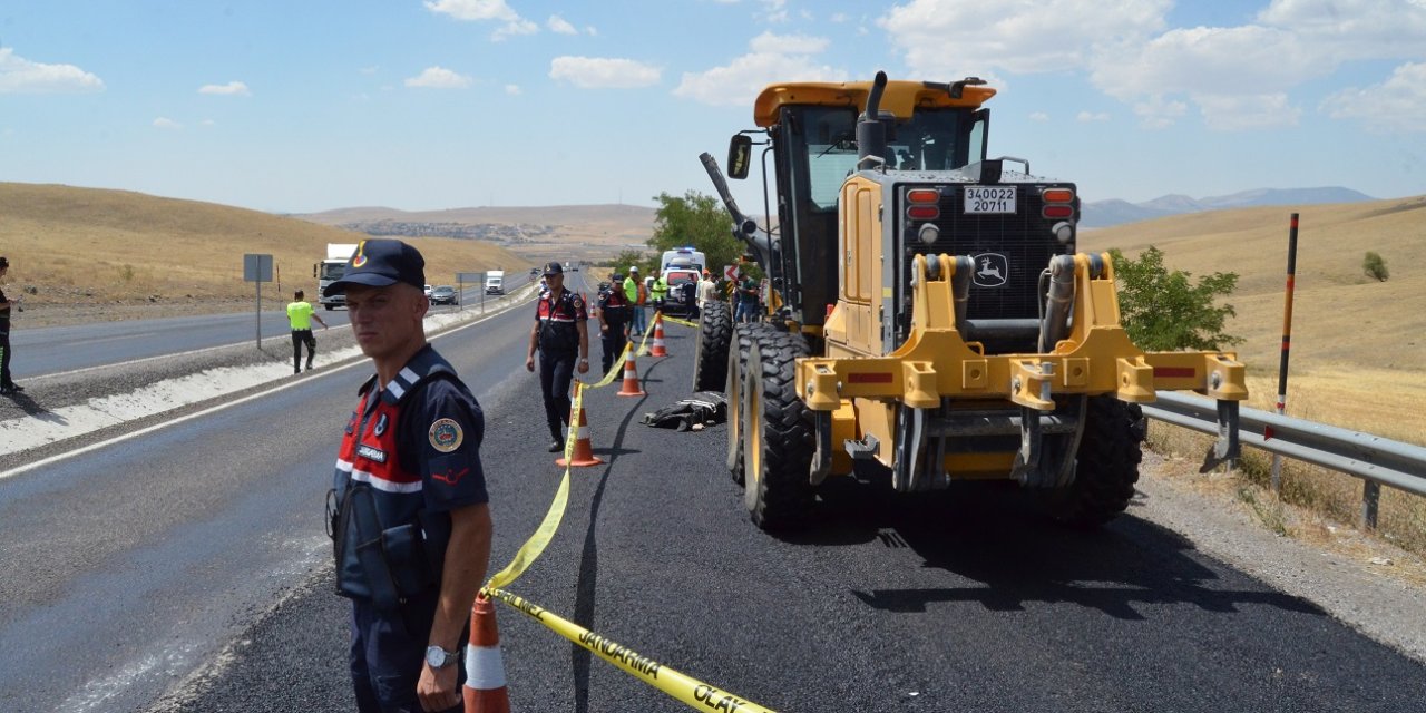 Aksaray'da Greyderle Çarpan İşçi Hayatını Kaybetti