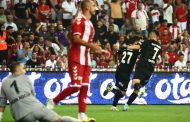 Beşiktaş, Süper Lig Açılışında Samsunspor'u 2-0 Geçti