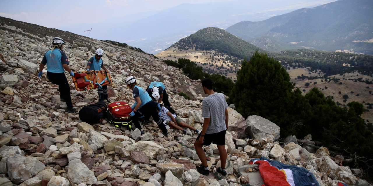 Fethiye'de Yamaç Paraşütü Tatbikatı