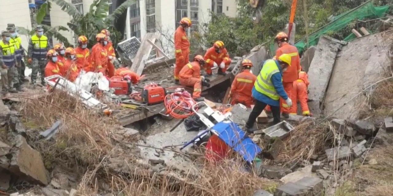 Jiangsu'da Yıldırım Düşmesi Sonucu Yapı Çöktü