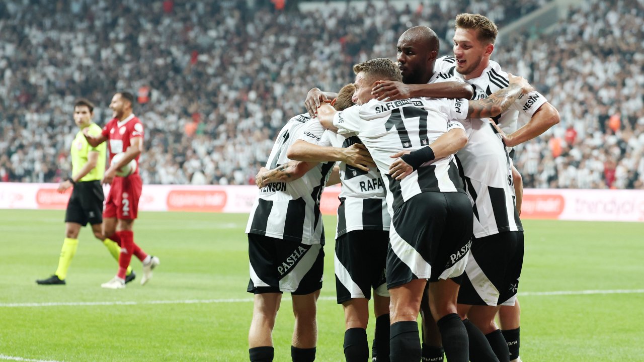 Beşiktaş, UEFA Avrupa Ligi Play-off Turu'na Hazırlanıyor