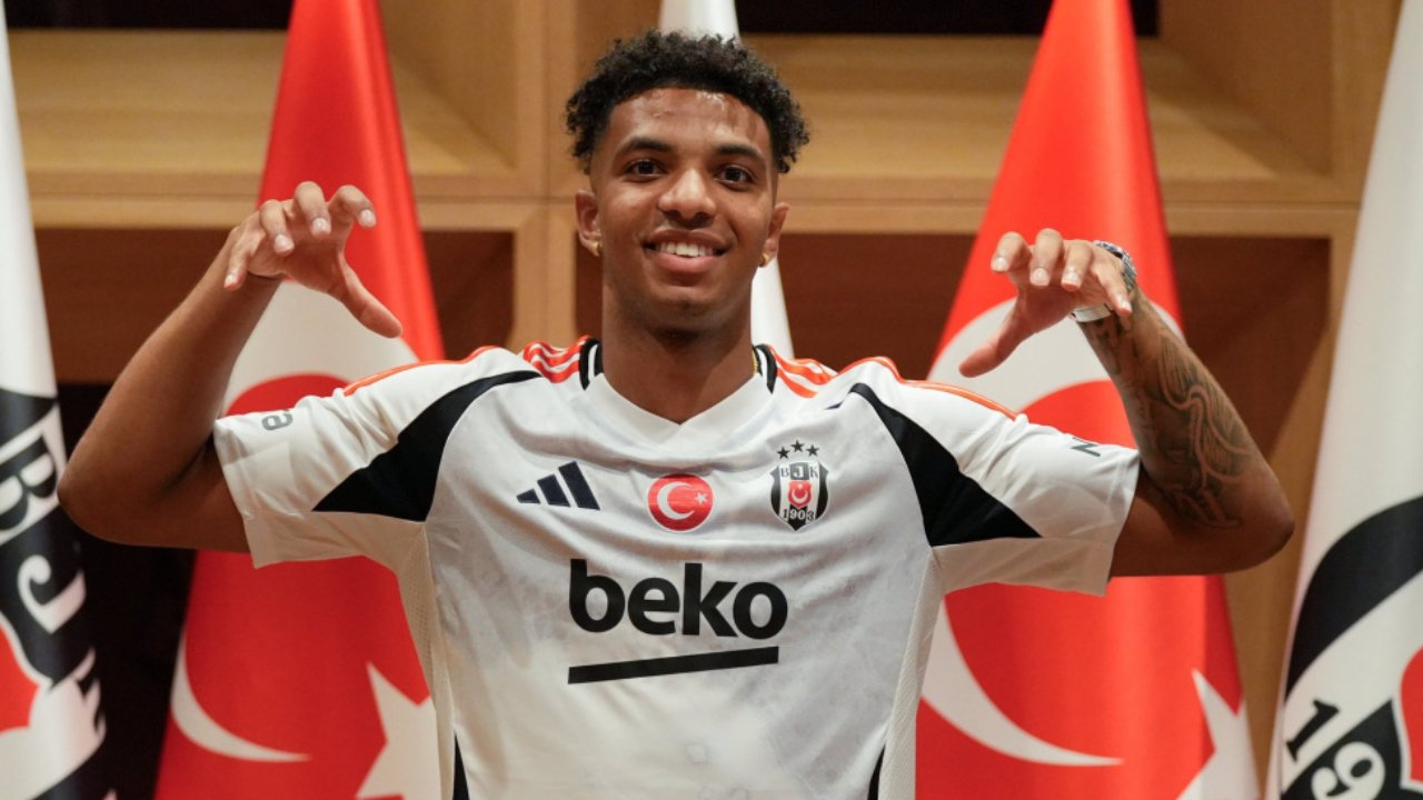 Cher Ndour, Beşiktaş'ta İlk İmzalarını Attı