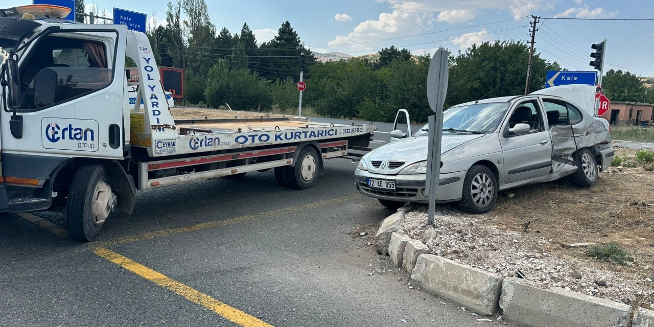 Elazığ'da Trafik Kazası: 8 Yaralı