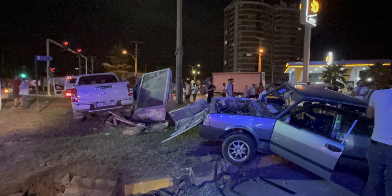 Turgutlu'da Kırmızı Işık İhlali Sonucu Trafik Kazası